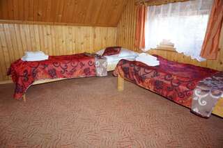 Отели типа «постель и завтрак» Dom Wczasowy Krystyna Буковина-Татшаньска Семейный номер с видом на горы-3